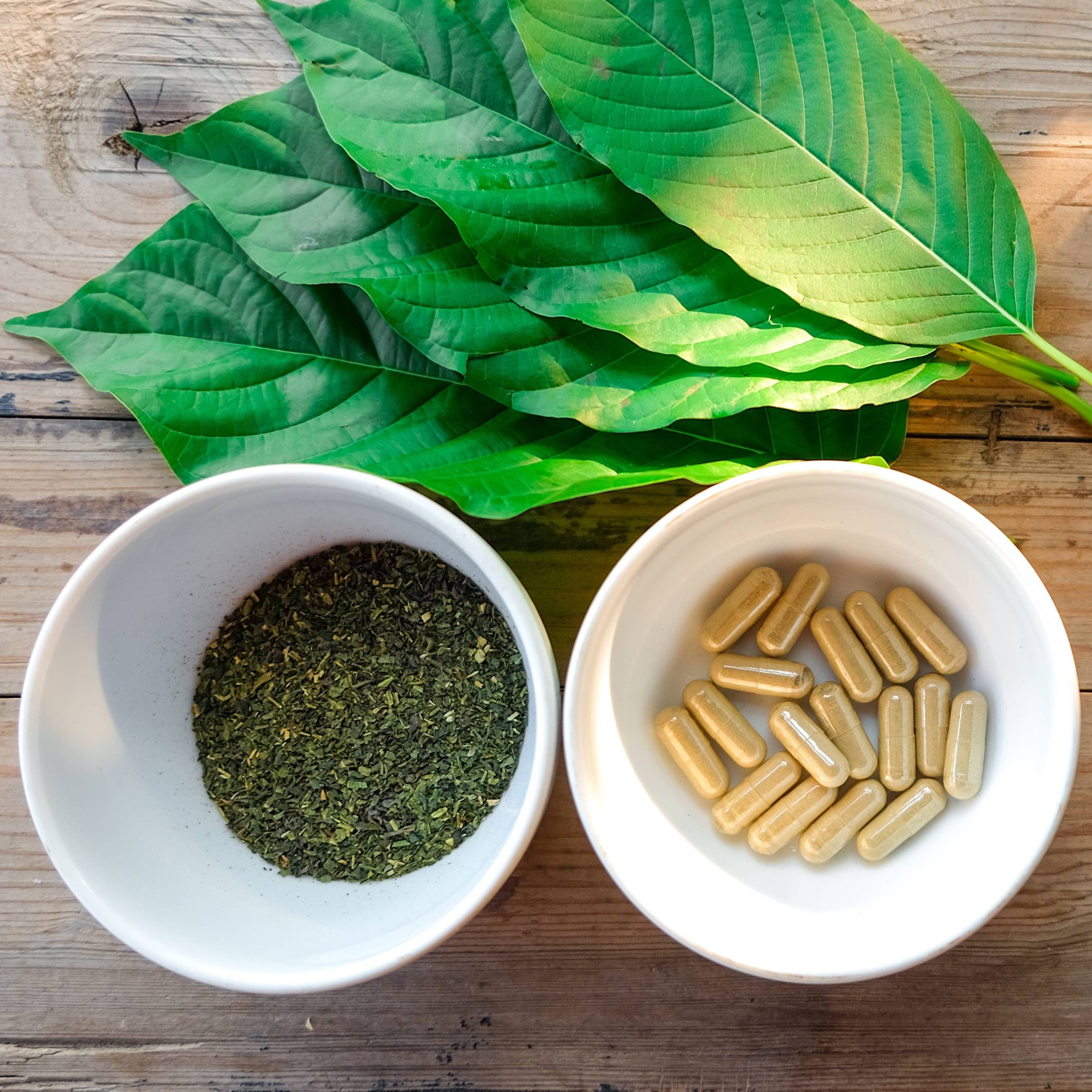 objevte zkušenosti a způsoby použití červeného kratomu. naučte se o jeho účincích, dávkování a výhodách pro vaše zdraví.