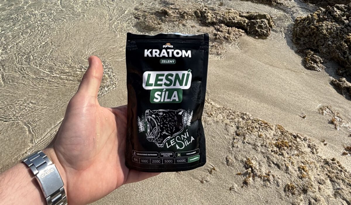 zjistěte správné dávkování kratomu pro bezpečné a efektivní užívání. naučte se, jak přizpůsobit dávky podle vašich potřeb a zkušeností.