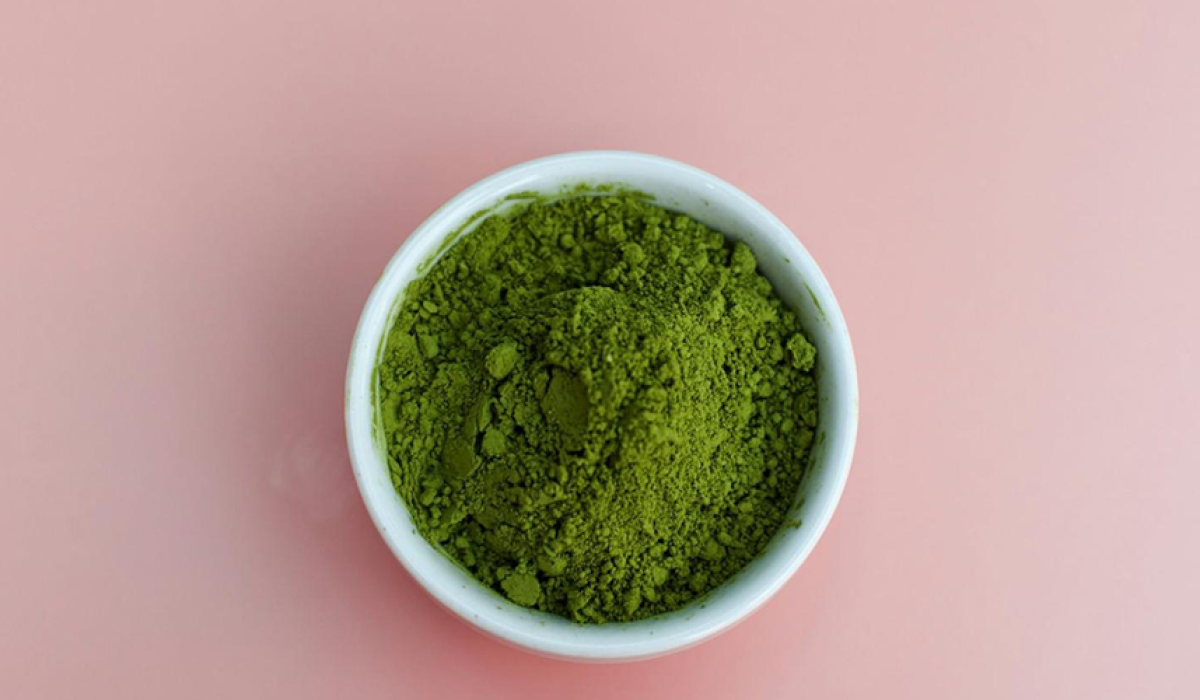 objevte účinky kratomu, přírodního doplňku s tradičním využitím pro zlepšení energie, soustředění a pohody.