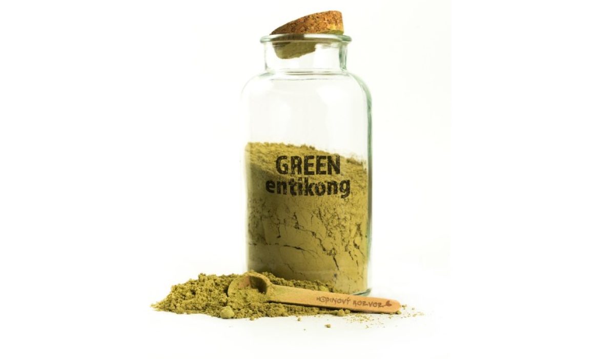 objevte účinky zeleného, červeného a bílého kratomu a zjistěte, jak každý typ ovlivňuje energii, náladu a relaxaci.